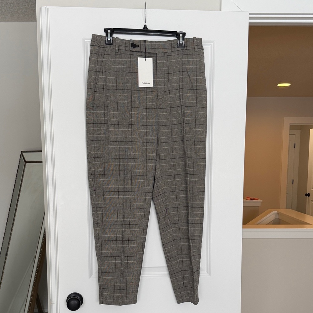 In Wear pants in size 12